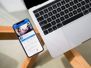 Akses mobile aplikasi sales dan distribusi