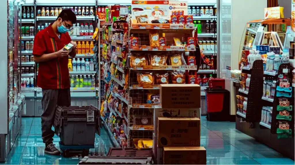 Retail-Adalah-Bisnis-yang-Bergerak-Cepat0